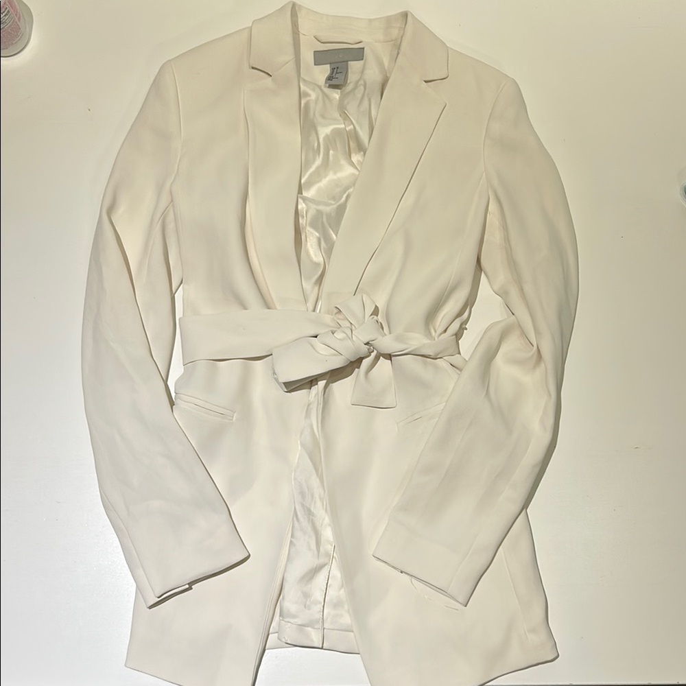 Elegant Cream Women's Blazer